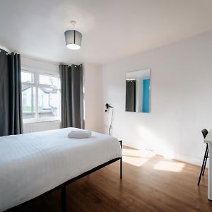 Manor Park Rooms To Stay