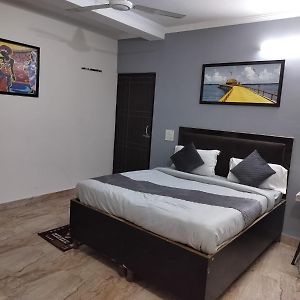 Cr Residency - Near Us Embassy Chanakyapuri